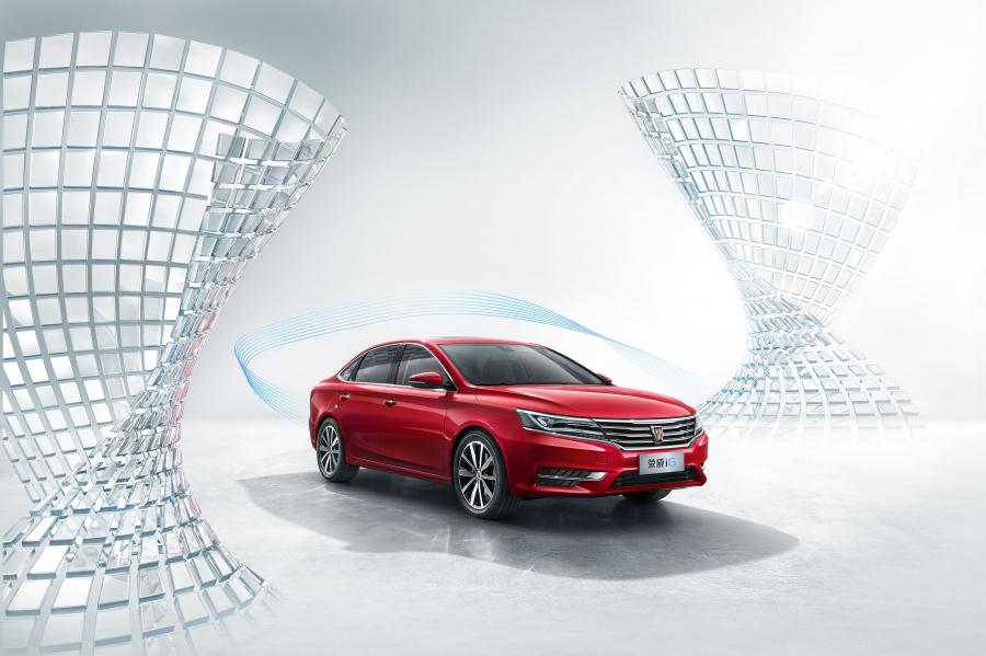  Roewe i6 2017 года  (фото 12 из 17)